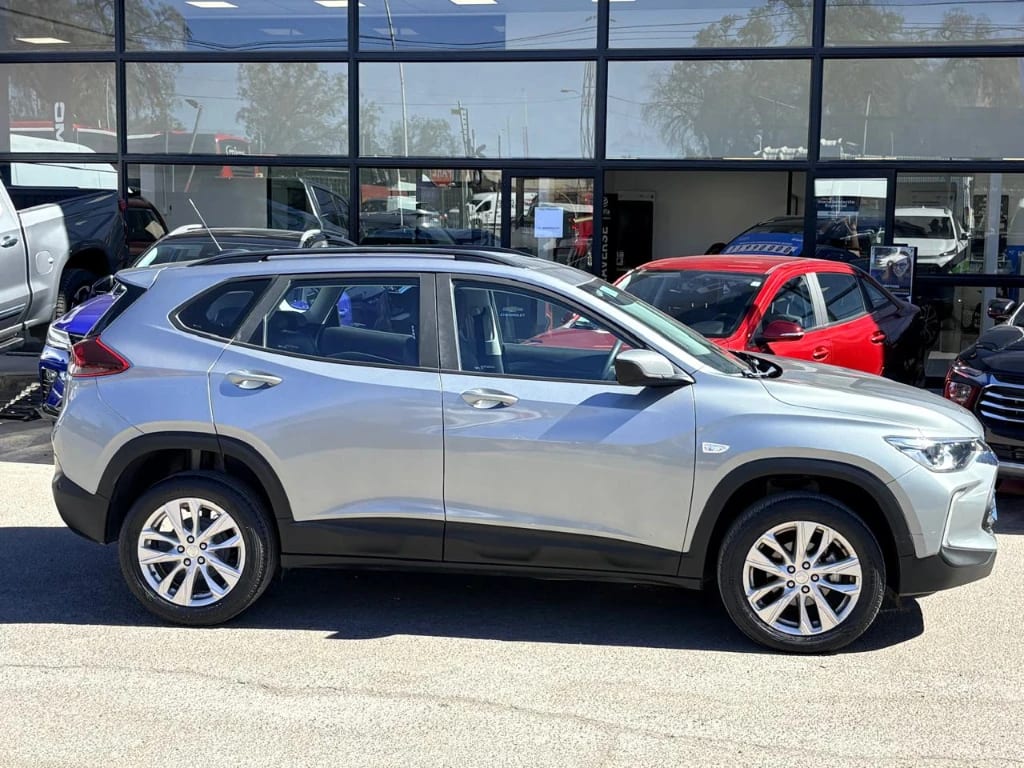 Chevrolet Tracker 1.2t Ltz R 4x2 At 5p año 2025