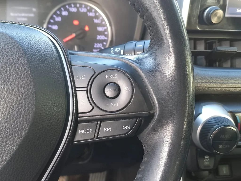 Toyota Rav4 2.0 Xle 4x2 Cvt At 5p año 2021