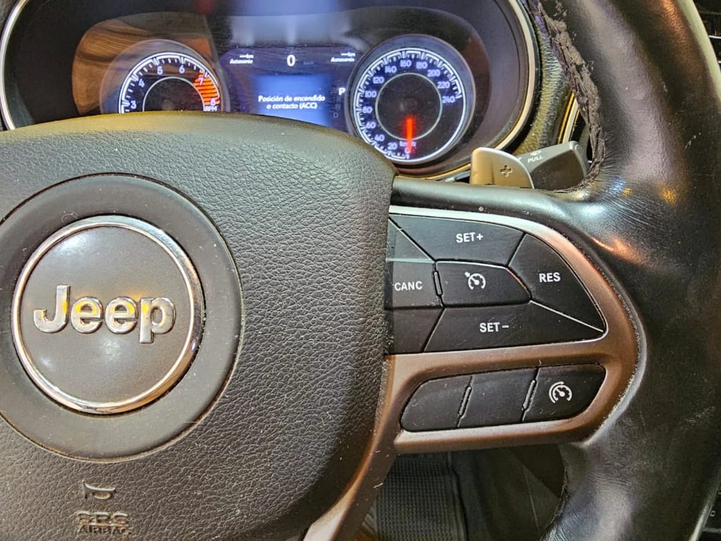 Jeep Cherokee 3.2 Limited 4x4 At 5p año 2019