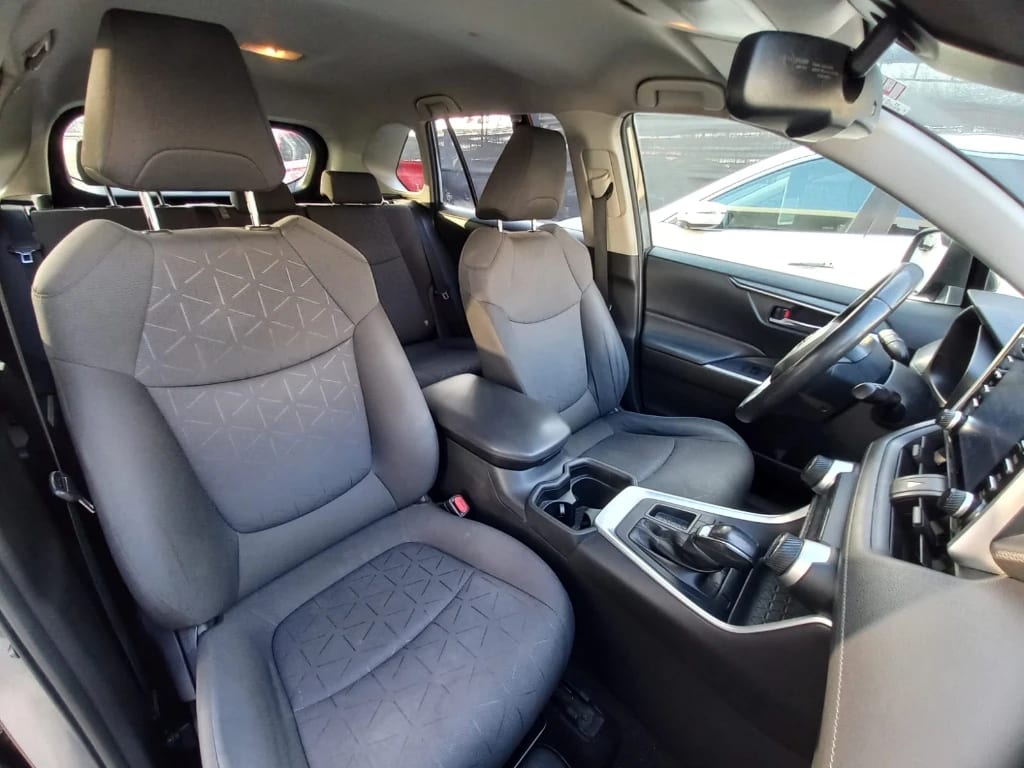 Toyota Rav4 2.0 Xle 4x2 Cvt At 5p año 2021