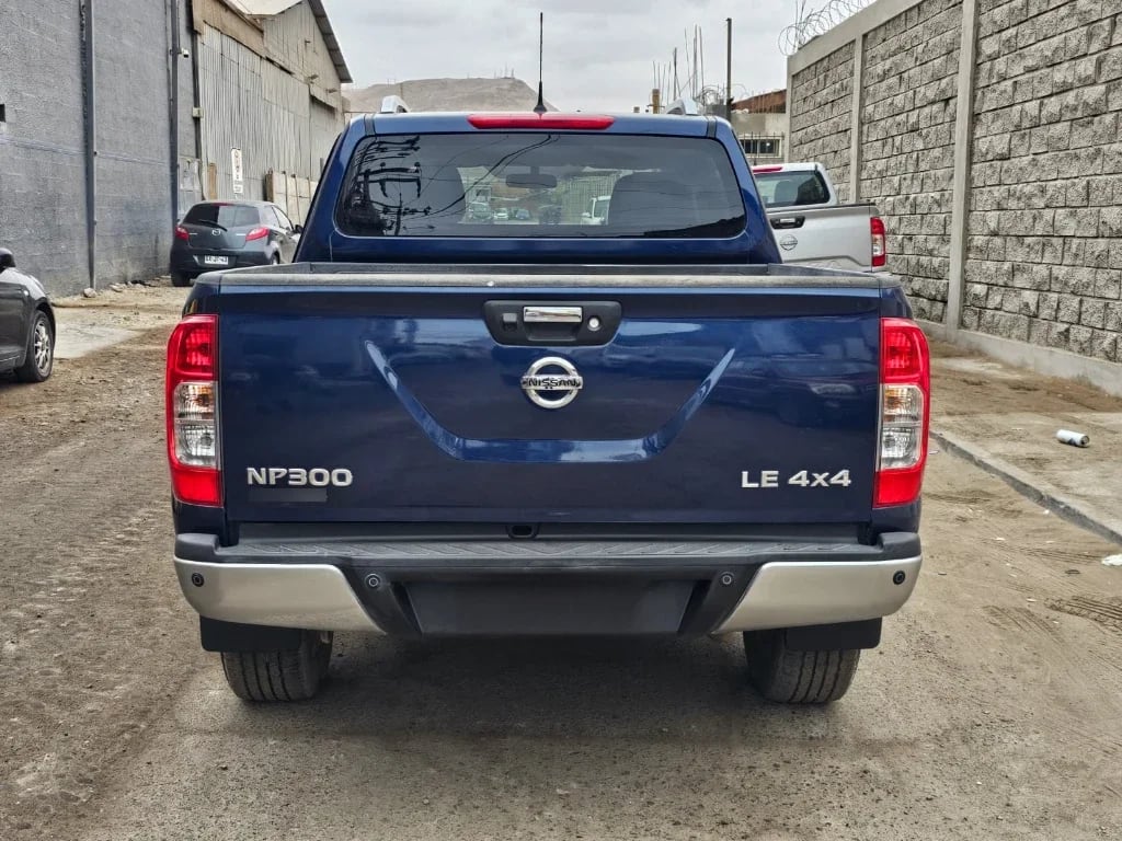 Nissan Np300 2.3 Le Diesel 4wd Dob.cab. At 4p año 2018