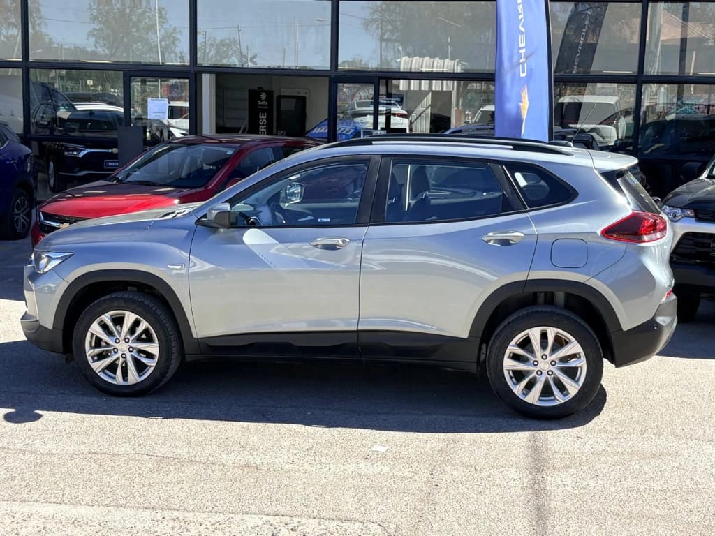 Chevrolet Tracker 1.2t Ltz R 4x2 At 5p año 2025