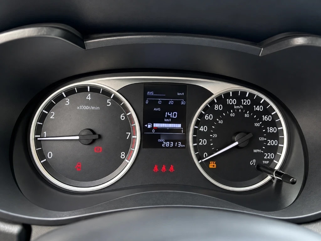 Nissan Versa 1.6 Sense 4x2 Mt 4p año 2025