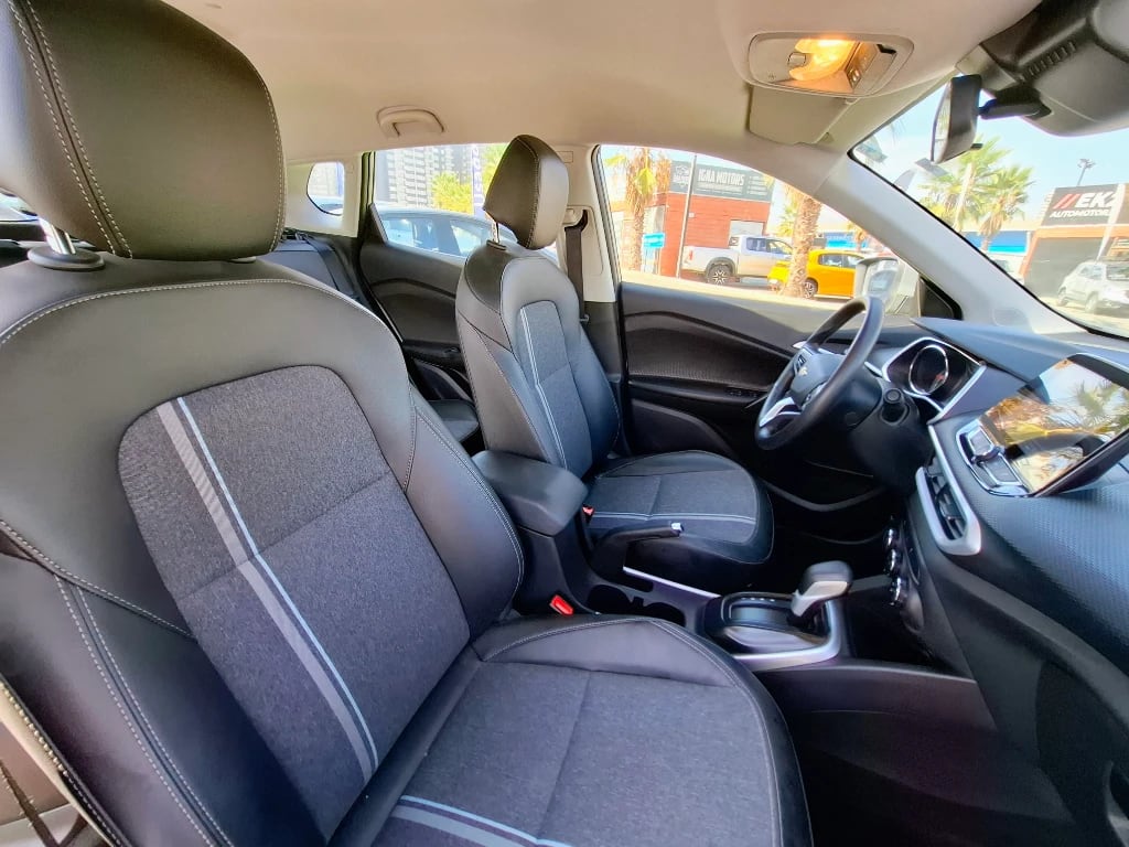 Chevrolet Tracker 1.2t Ltz R 4x2 At 5p año 2025