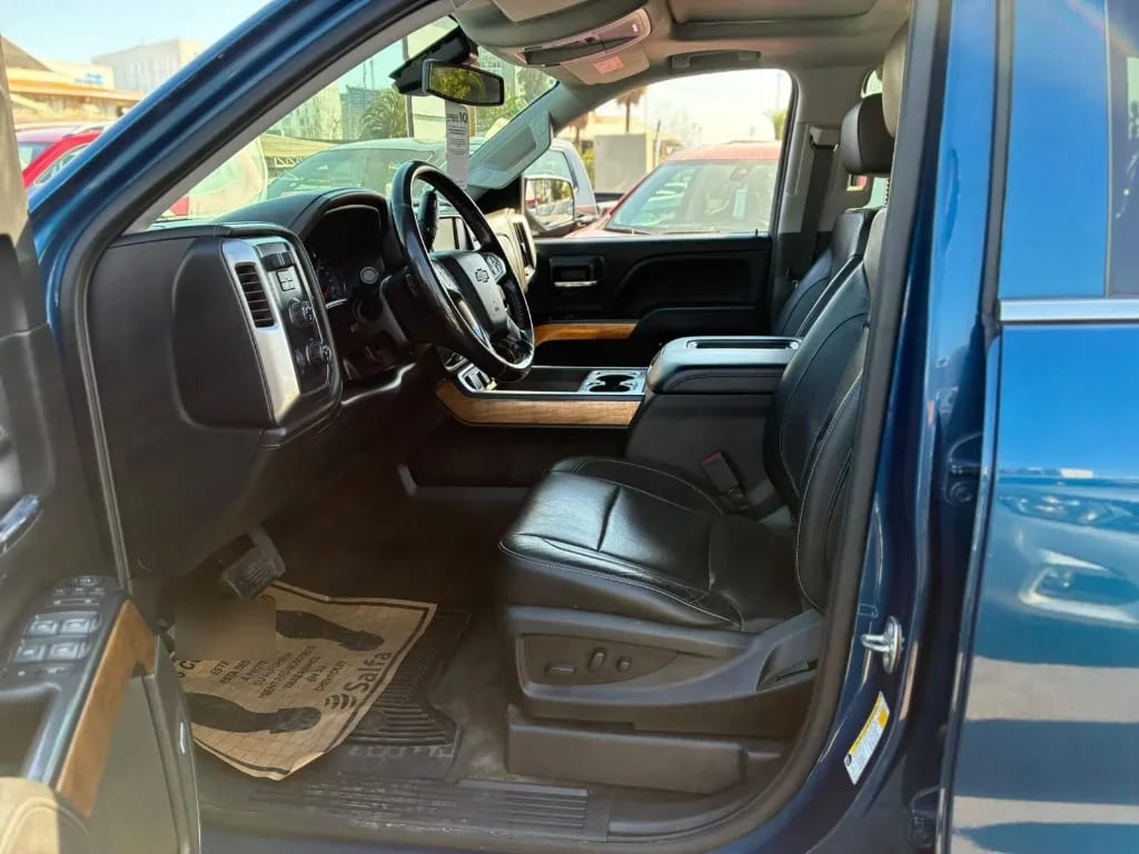 Chevrolet Silverado 5.3 Ltz 4wd Cc Dob Cab At 4p año 2019