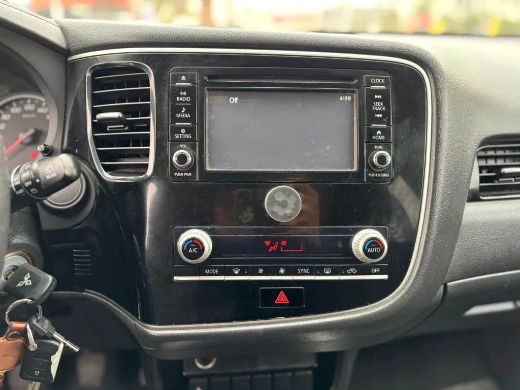 Mitsubishi Outlander 2.0 4x2 Mt 5p año 2021