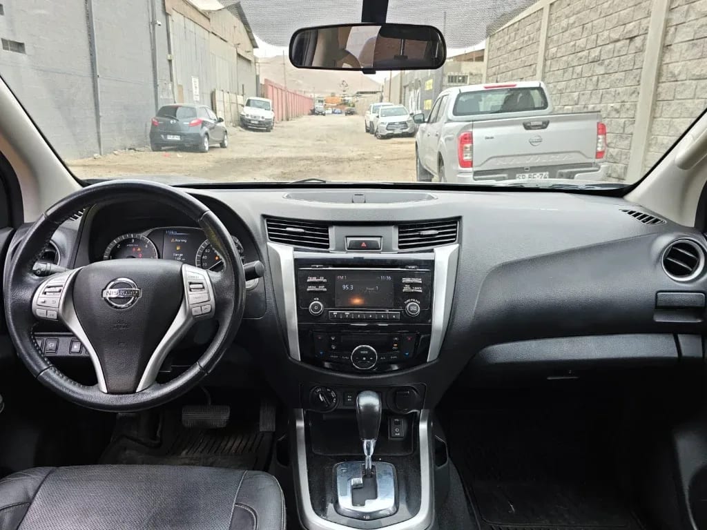 Nissan Np300 2.3 Le Diesel 4wd Dob.cab. At 4p año 2018