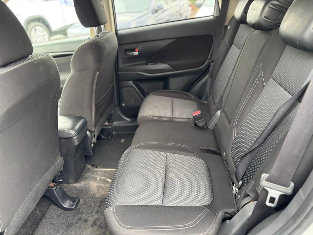 Mitsubishi Outlander 2.0 4x2 Mt 5p año 2021