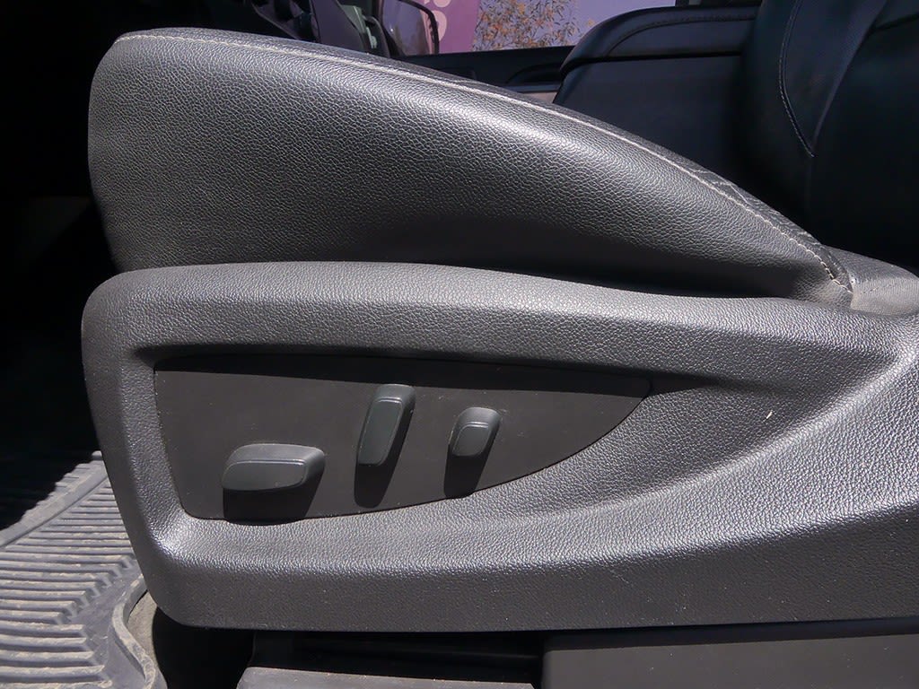 Chevrolet Silverado 5.3 Ltz 4wd Cc Dob Cab At 4p año 2019