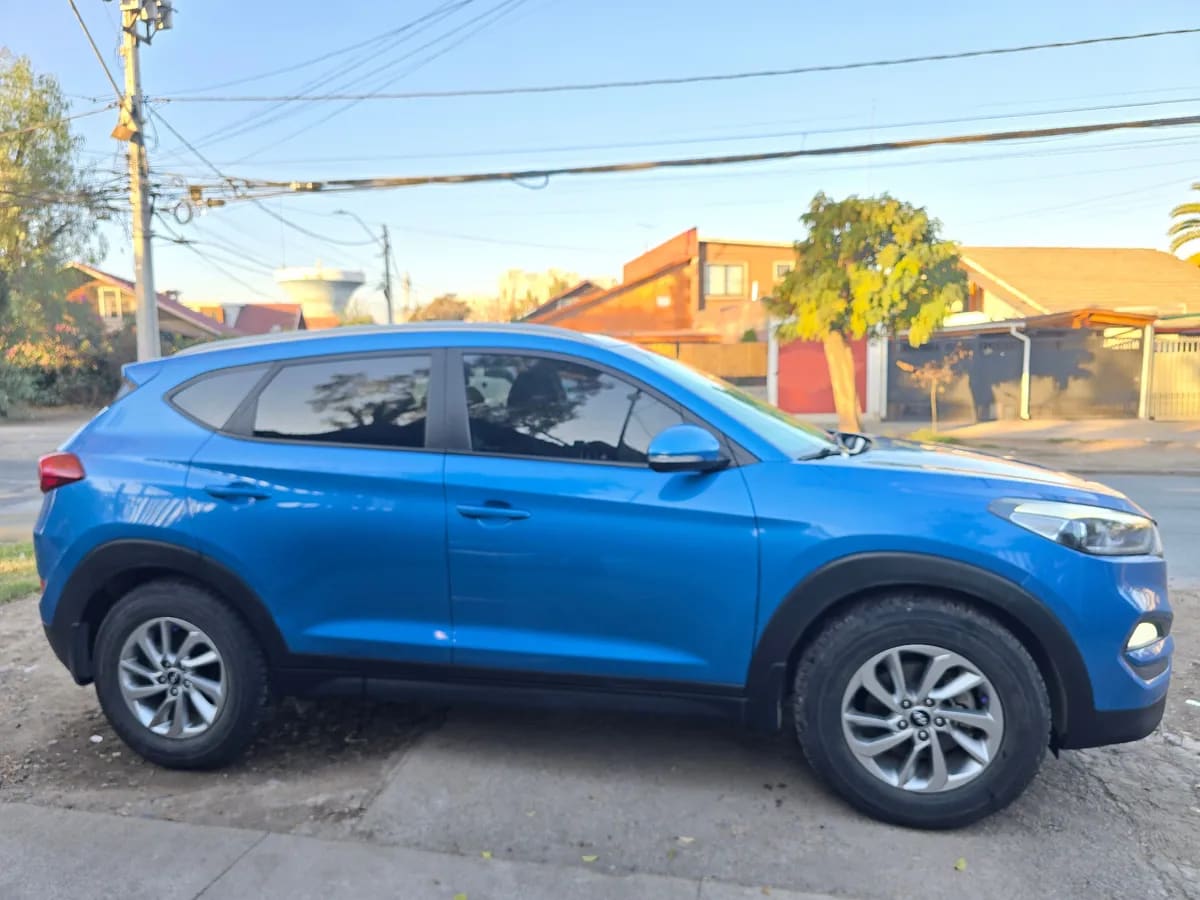 HYUNDAI TUCSON 2.0 Lm P/e 5dr Crdi Glsfull At 4x4 Diesel año 2017
