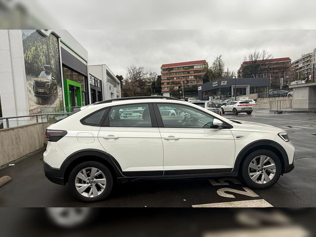 Volkswagen Nivus 1.0 Tsi Comfortline 4x2 At 5p año 2023
