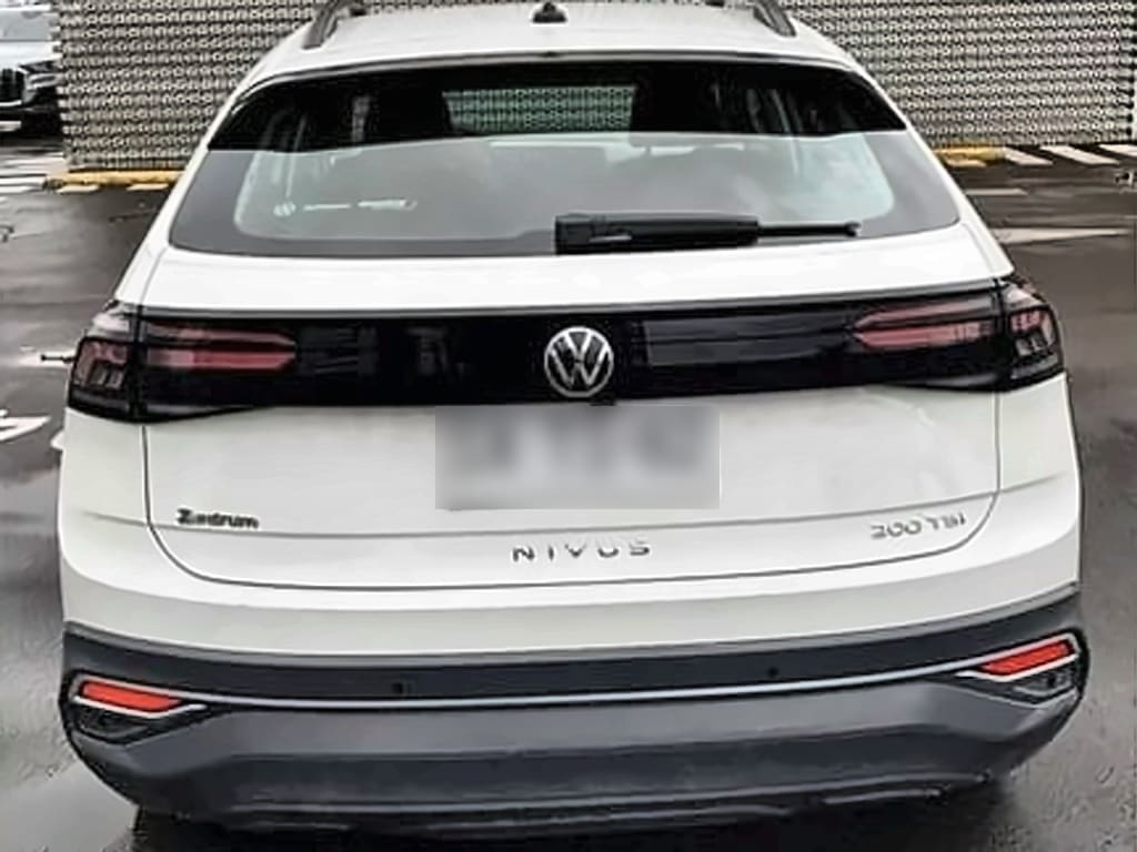 Volkswagen Nivus 1.0 Tsi Comfortline 4x2 At 5p año 2023
