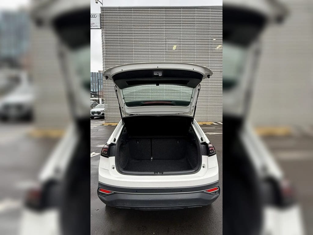 Volkswagen Nivus 1.0 Tsi Comfortline 4x2 At 5p año 2023