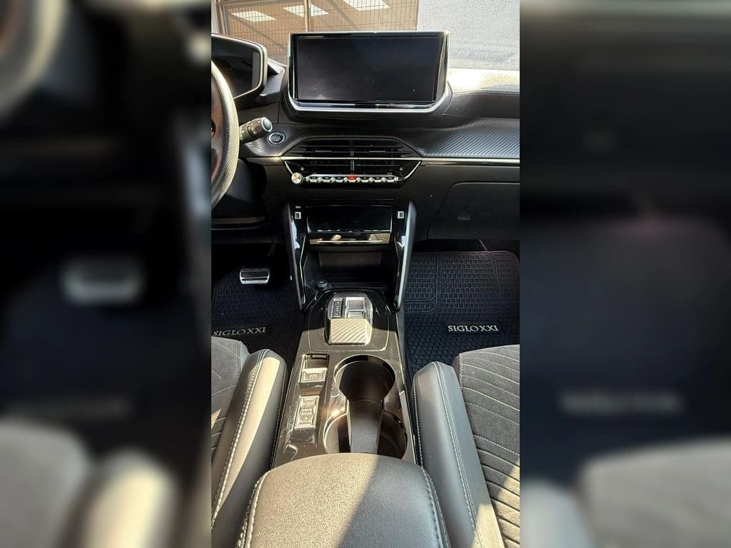 Peugeot 2008 Gt Line Blue Hdi 130 Eat8 1.5 año 2024