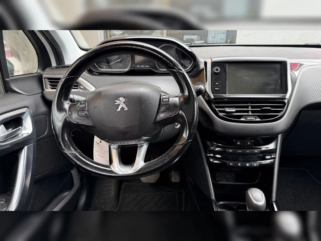 Peugeot 2008 1.2 Allure Puretech 4x2 Eat6 E6 5p año 2016