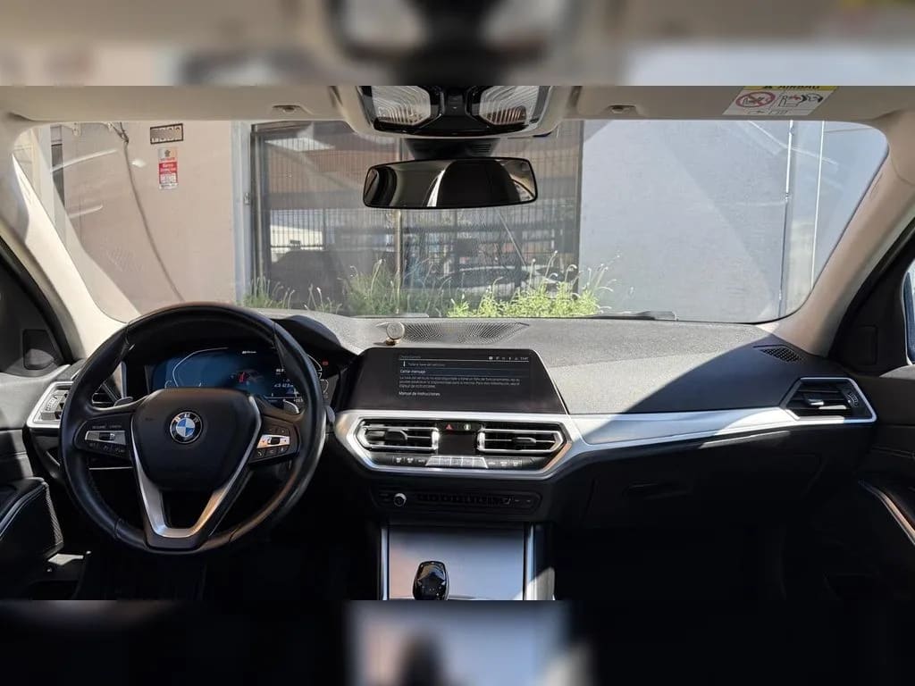 BMW 330 2.0 Sport E 4x2 año 2021