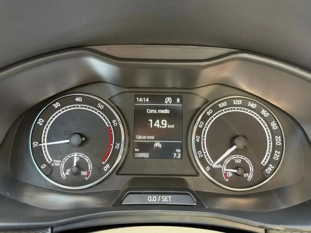 Skoda Scala 1.0 Tsi Ambition 4x2 Dsg año 2023