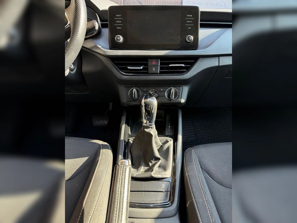 Skoda Scala 1.0 Tsi Ambition 4x2 Dsg año 2023