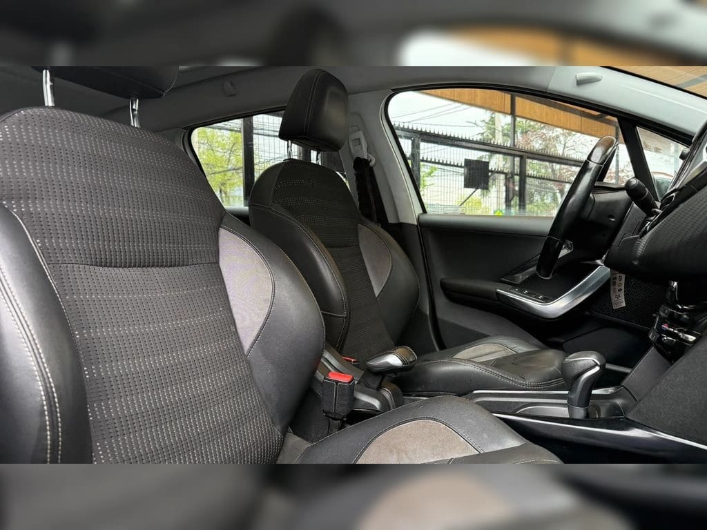 Peugeot 2008 1.2 Allure Puretech 4x2 Eat6 E6 5p año 2016