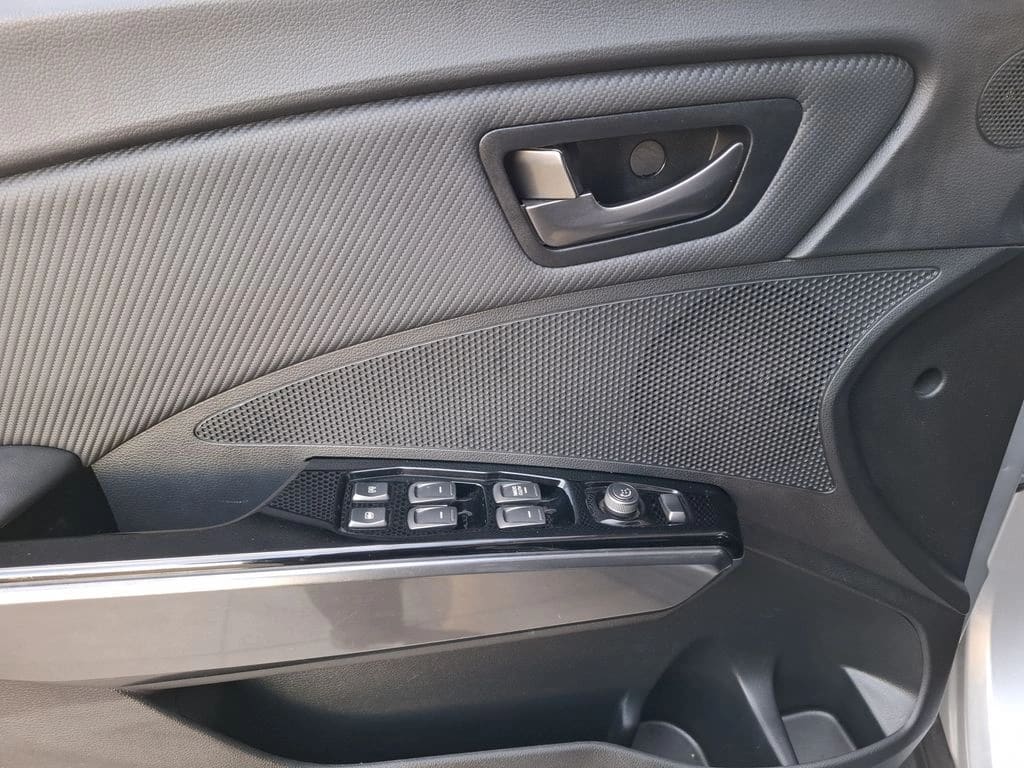 Ssangyong Tivoli Lx 1.6 año 2021
