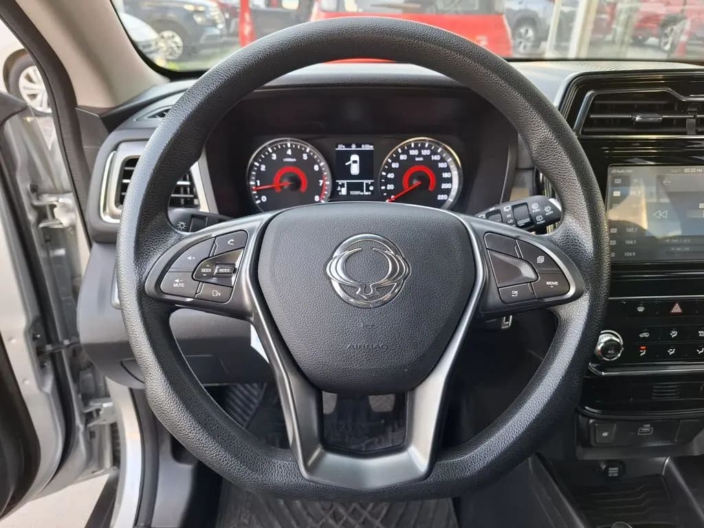 Ssangyong Tivoli Lx 1.6 año 2021