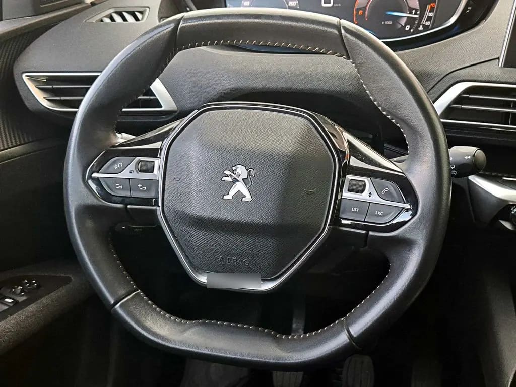 Peugeot 3008 1.5 Active Bluehdi 4x2 130 Mt6 5p año 2022