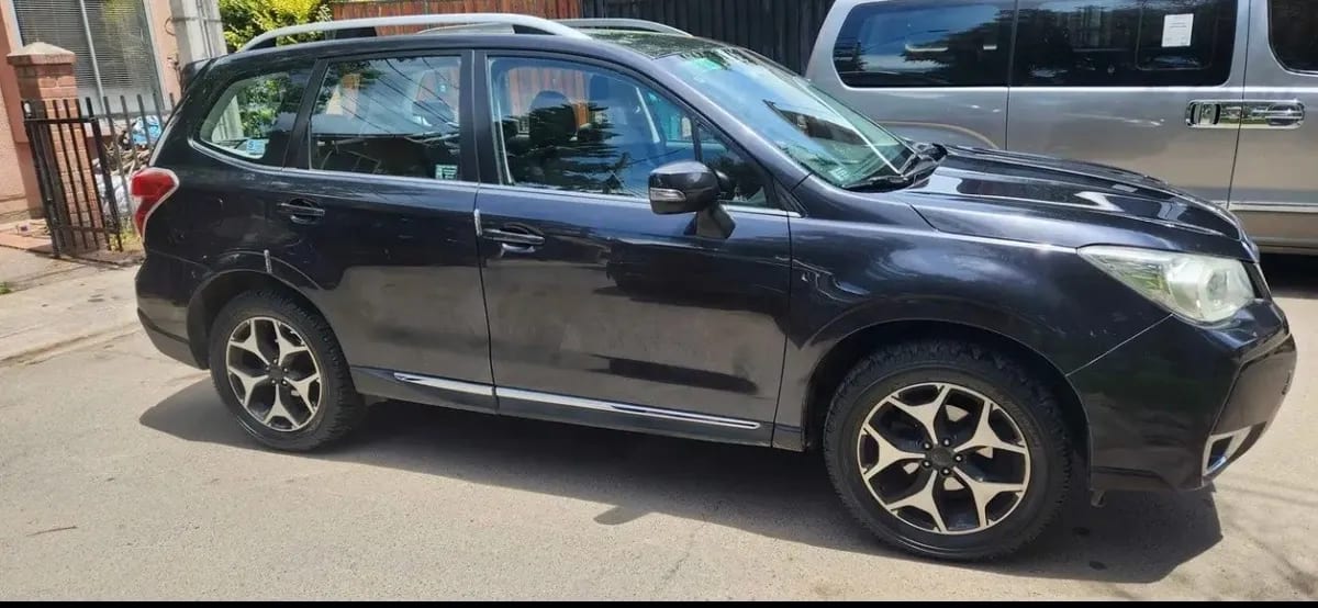 SUBARU FORESTER  año 2013