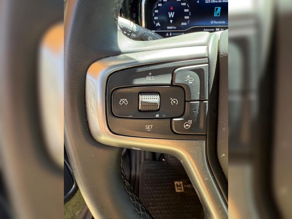 Chevrolet Silverado 5.3 Lt R Trail Boss Z71 4x4 At 4p año 2025