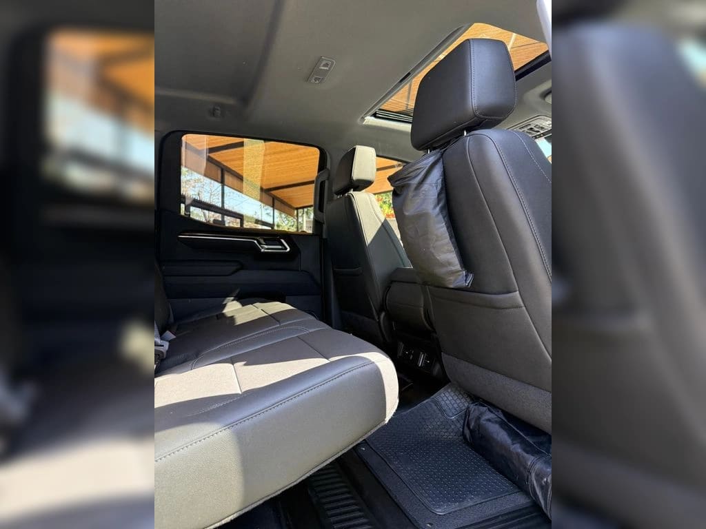 Chevrolet Silverado 5.3 Lt R Trail Boss Z71 4x4 At 4p año 2025