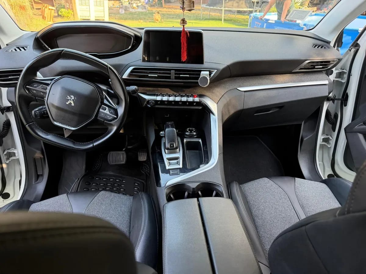 PEUGEOT 3008  año 2020