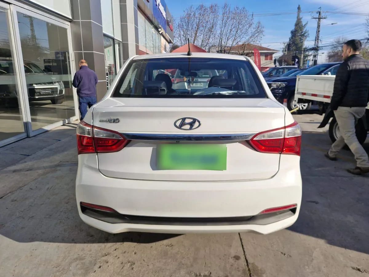 Hyundai Grand I10 1.2 Gls 4x2 Abs Ac 2ab 5mt 4p año 2018