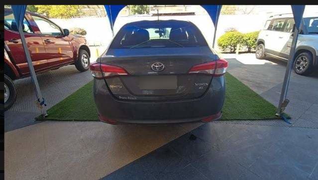 Toyota Yaris 1.5 Gli 4x2 Sdn Mt 4p año 2021
