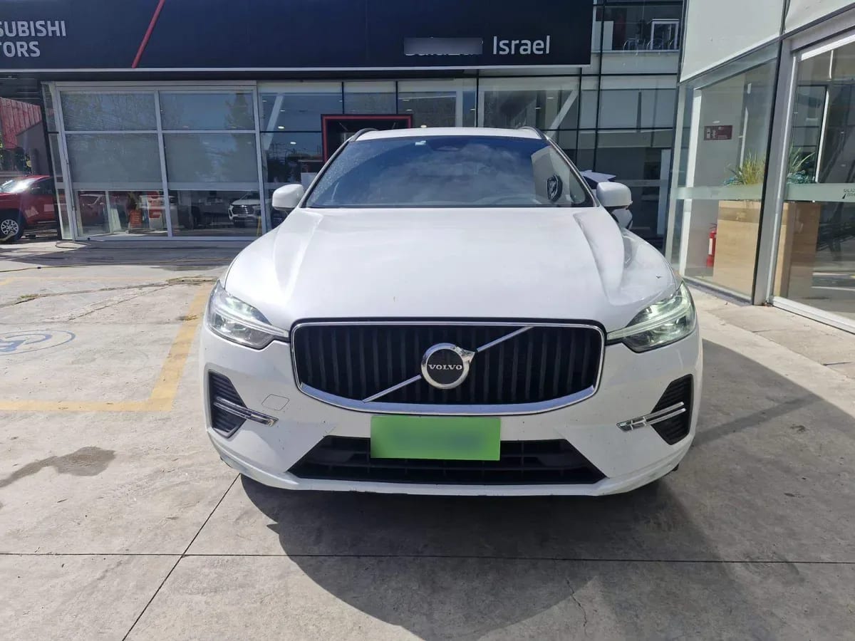 Volvo Xc60 2.0 B5 Plus Hybrid Awd At 5p año 2024