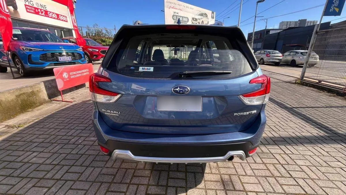 Subaru Forester 2.0i Limited Eyesight Awd At 5p año 2023