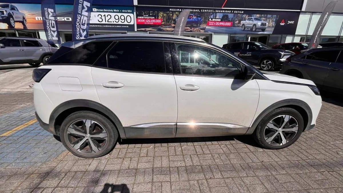 Peugeot 3008 1.5 Allure Pack Bluehdi 4x2 130 Eat8 5p año 2022