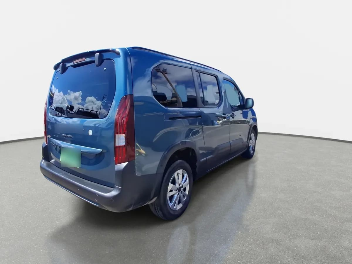 Peugeot Rifter 1.6 Allure Bluehdi Diesel 100hp 4x2 Mt6 5p año 2025