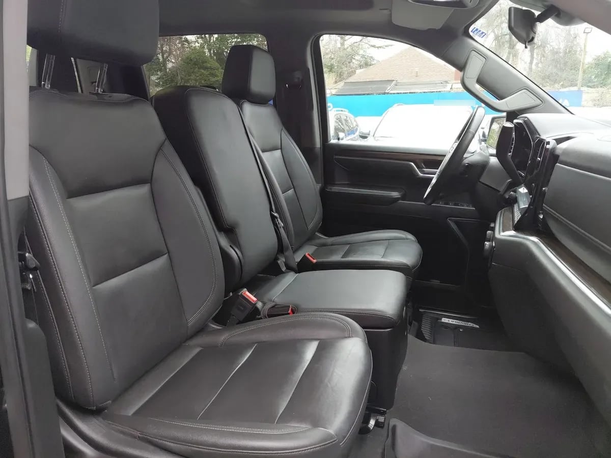 Chevrolet Silverado 5.3 Lt Trail Boss Z71 4x4 At 4p año 2023