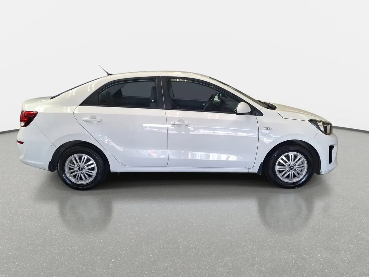 Kia Soluto 1.4 Ex Full 4x2 Mt 4p año 2024