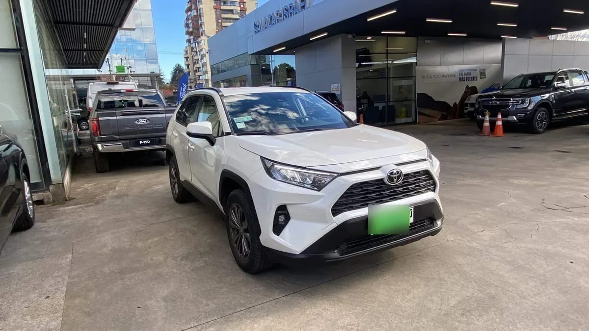 Toyota Rav 4 2.0 Xle 4x2 Cvt At 5p año 2022