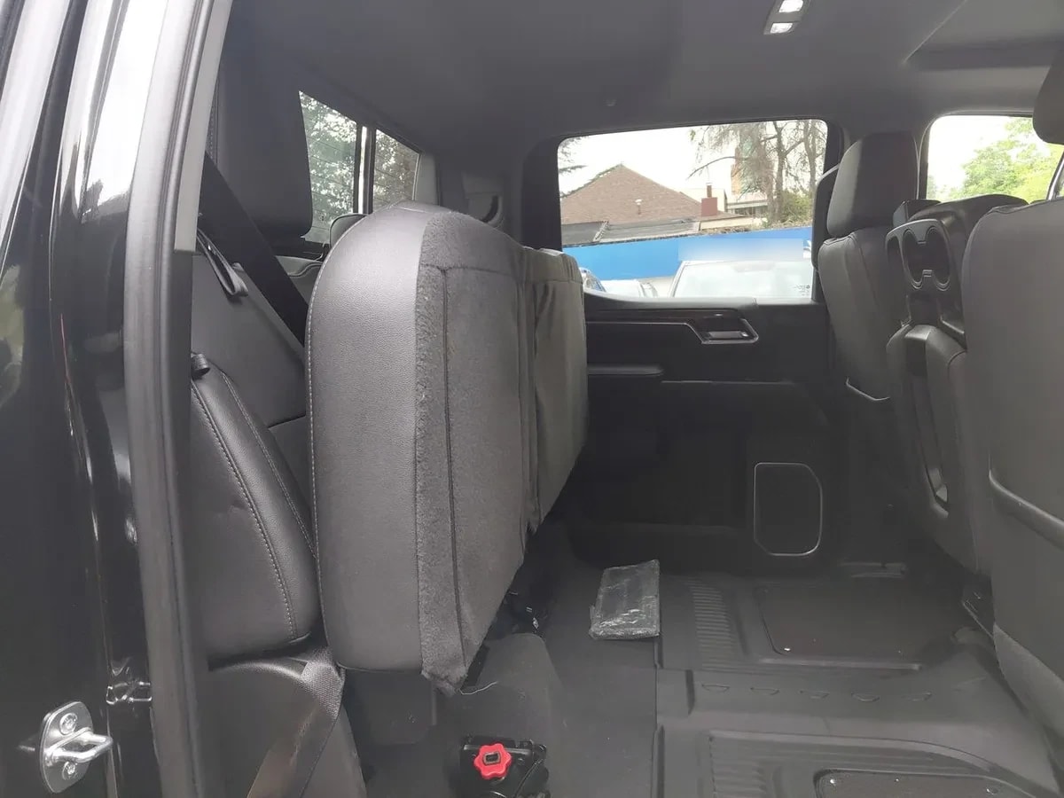 Chevrolet Silverado 5.3 Lt Trail Boss Z71 4x4 At 4p año 2023