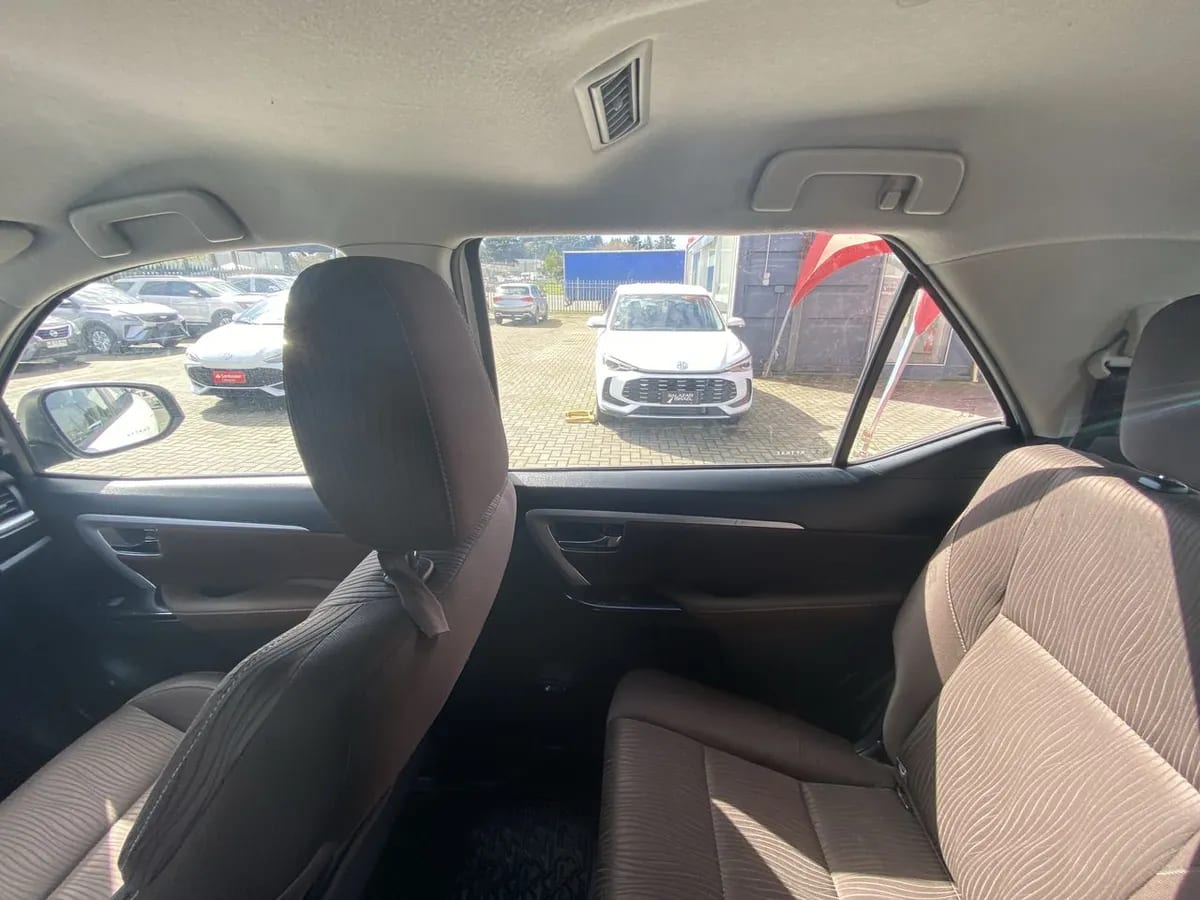 Toyota Fortunner 2.8 Sr5 Tdi Diesel 4x4 At 5p año 2018
