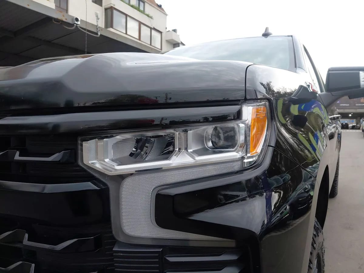 Chevrolet Silverado 5.3 Lt Trail Boss Z71 4x4 At 4p año 2023