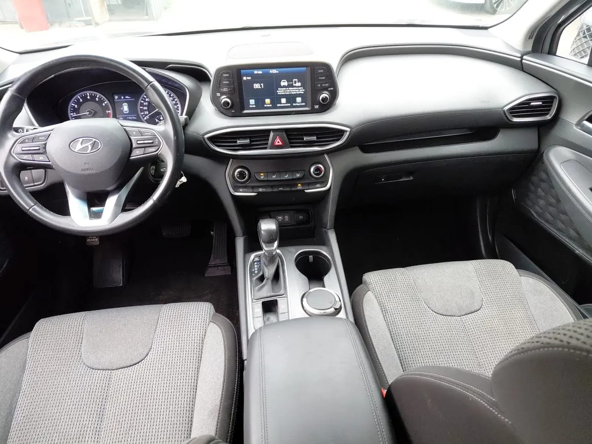 Hyundai Santa Fe 2.4 Plus 4x2 At 5p año 2020