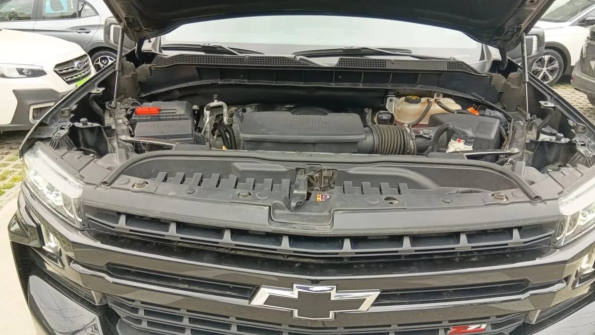 Chevrolet Silverado 5.3 Lt Trailboss Z71 4x4 At 4p año 2021