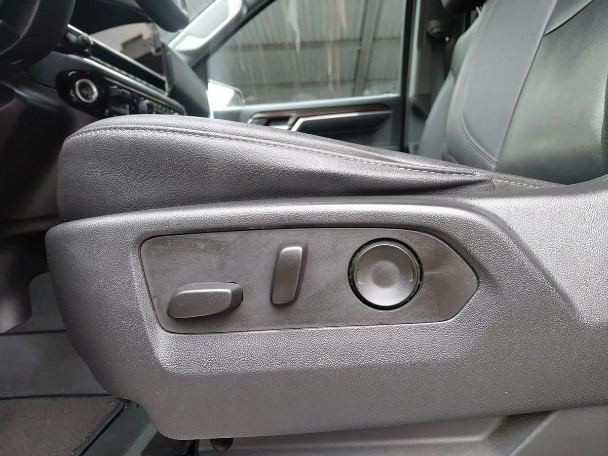 Chevrolet Silverado 5.3 Lt Trail Boss Z71 4x4 At 4p año 2023