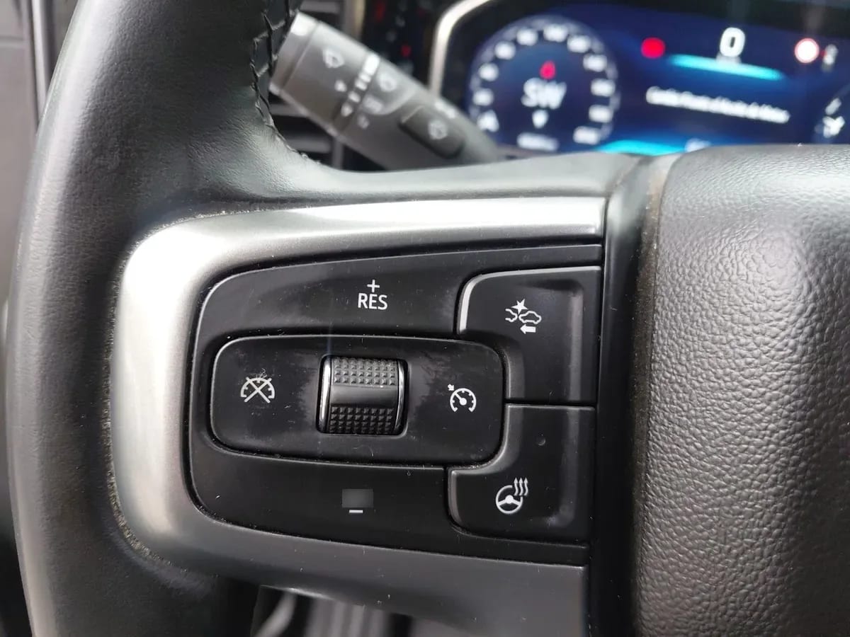 Chevrolet Silverado 5.3 Lt Trail Boss Z71 4x4 At 4p año 2023