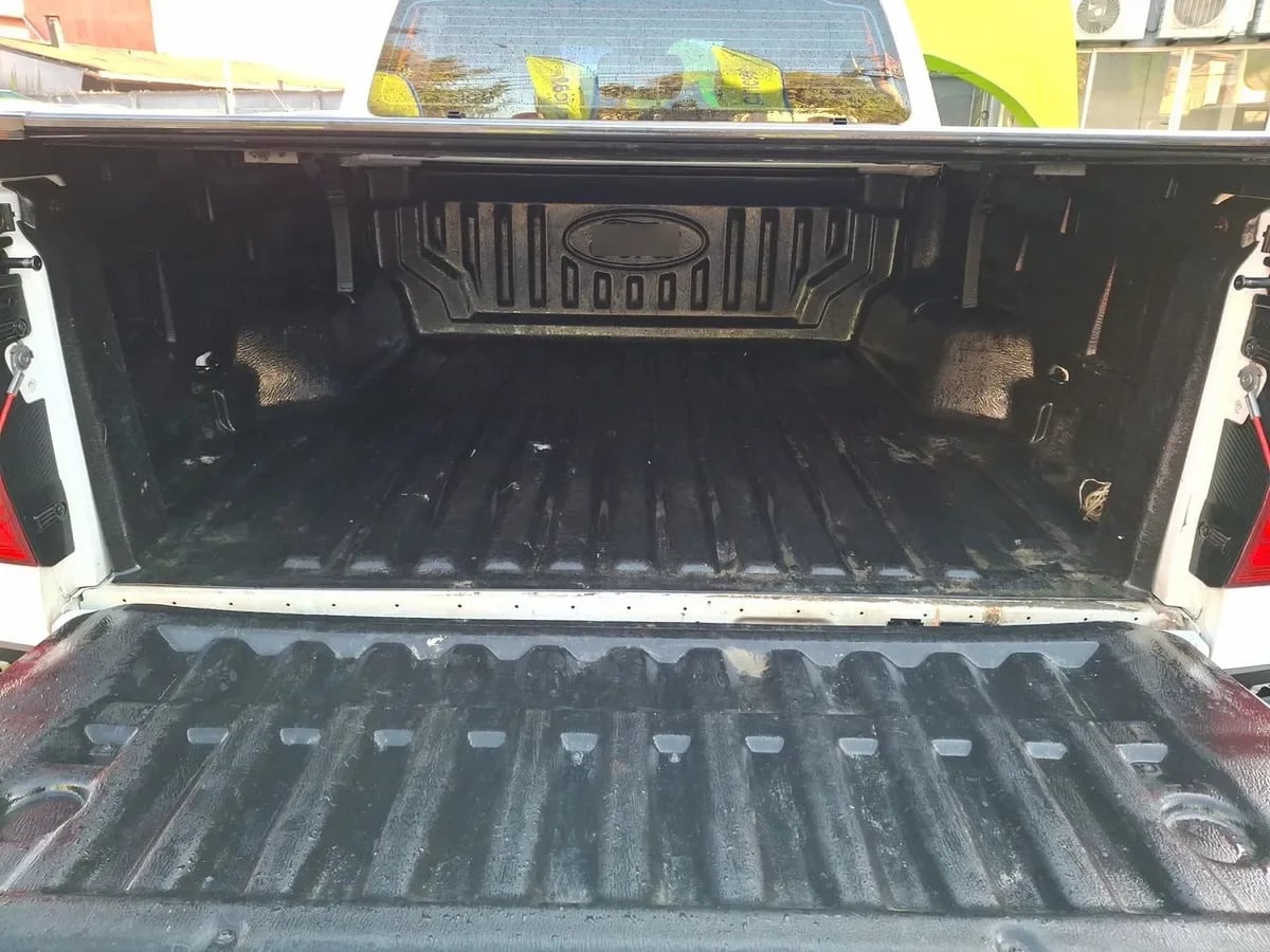 Ford Ranger 2.0 Xlt Diesel 4x2 Dob. Cab. At 4p año 2024