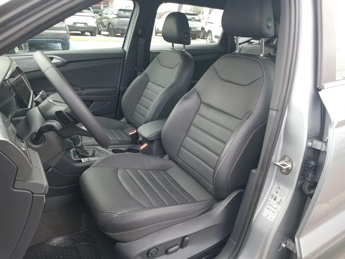 Volkswagen Taos 1.4 Tsi Highline 4x2 At 5p año 2025