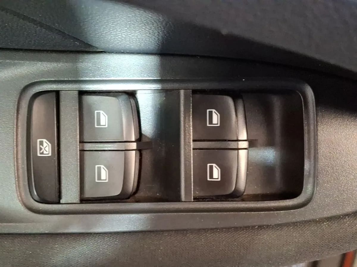 MG Mg Zs 1.5 Std 4x2 Mt 5p año 2023