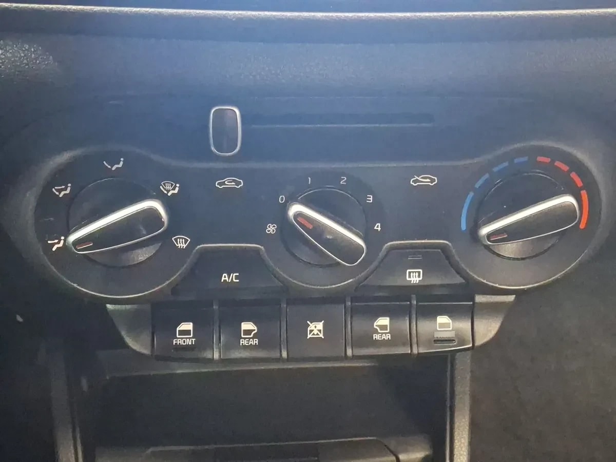 Kia Soluto 1.4 Ex Full 4x2 Mt 4p año 2024